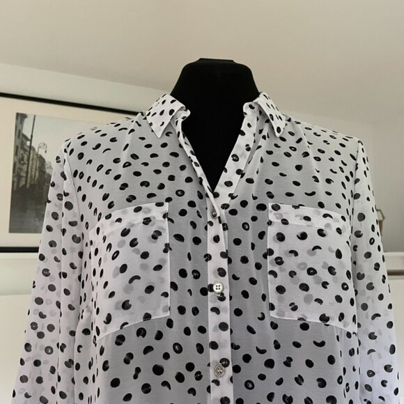 San Francisco black and white blouse. Medium size. 100% polyester. - Picture 5 of 11